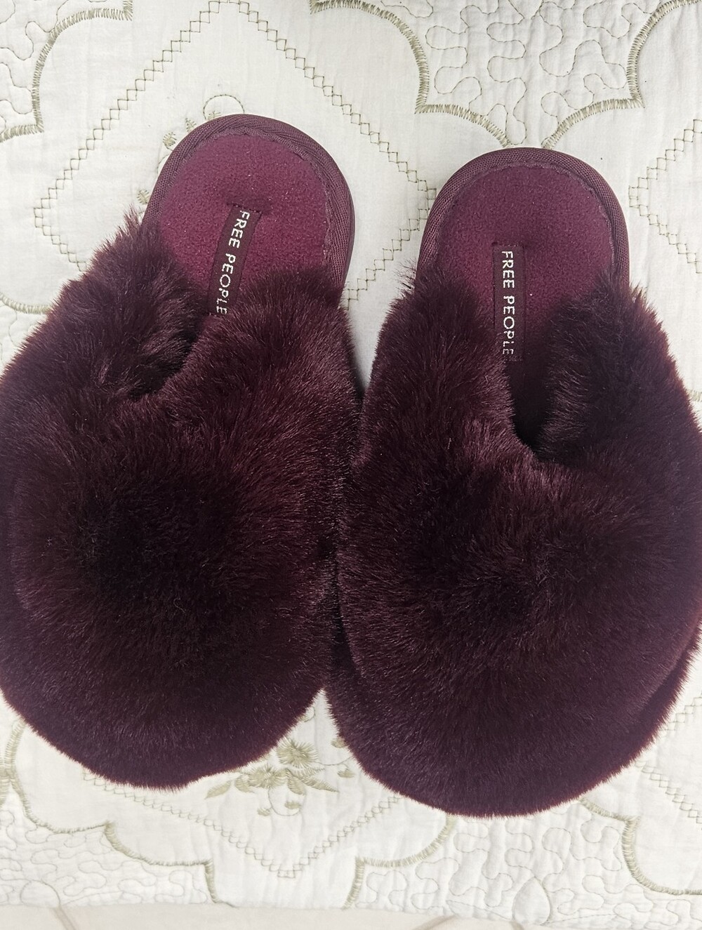 FREE PEOPLE SnowBall Plush Wine Faux Fur Slippers Sz 6